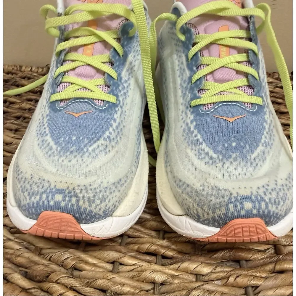 Hoka One One hoka one